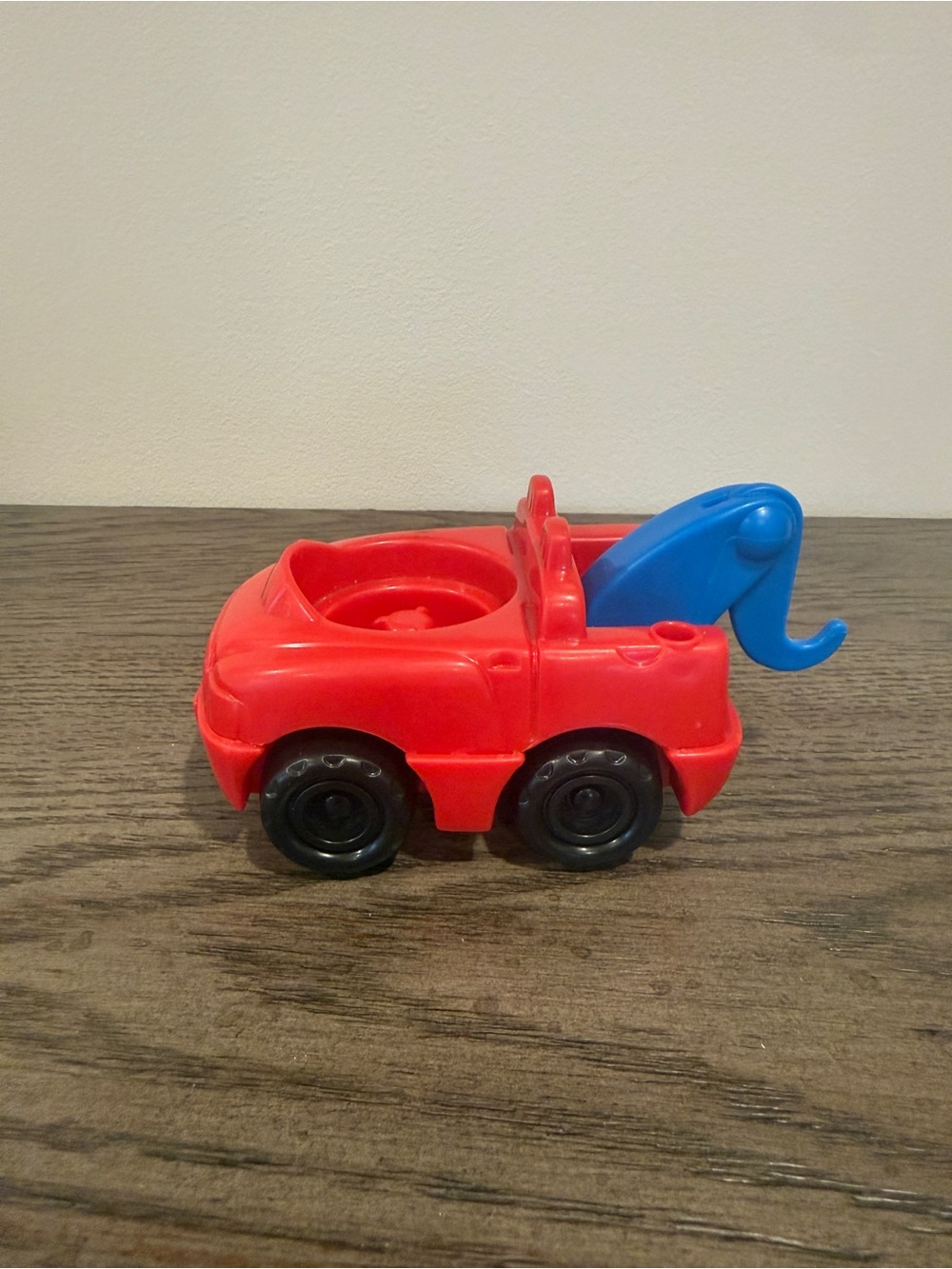 Vintage 2002 Fisher Price Little People Wrecker Tow Truck Toy Plastic Red